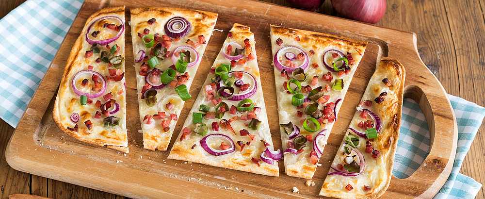 Low Carb Flammkuchen mit Reinert Schinken Nuggetz extra mager