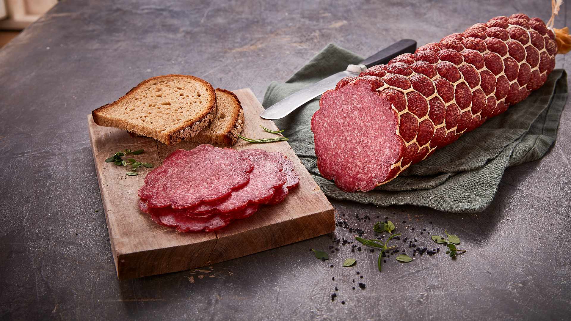 09 Header Reinert Theke Premium-Salami Germanica 11021